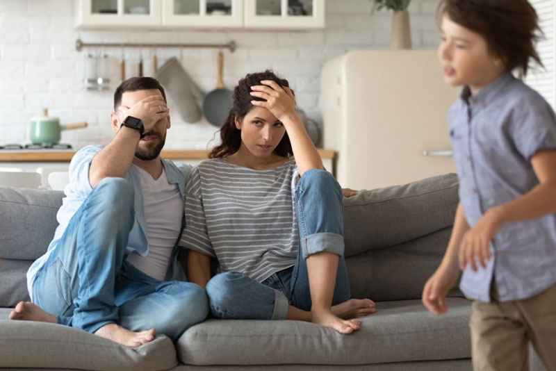 Áp lực làm cha mẹ lý tưởng khiến nhiều người kiệt sức khi nuôi con
