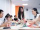 Gia dinh quay quan lam long den truyen thong cung sinh trac van tay Elite Symbol